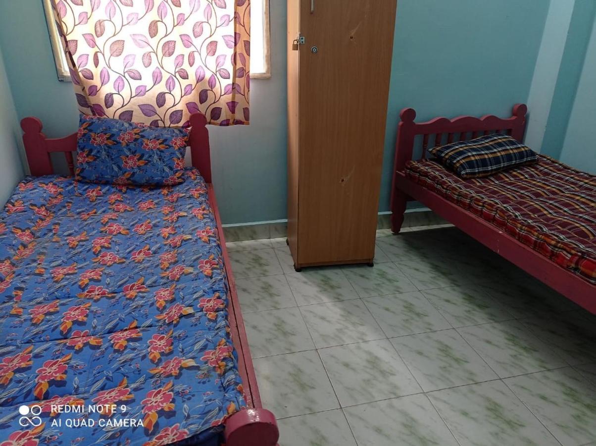 Easvari Grand Pg For Women - Female Only Vandrarhem Chennai Exteriör bild