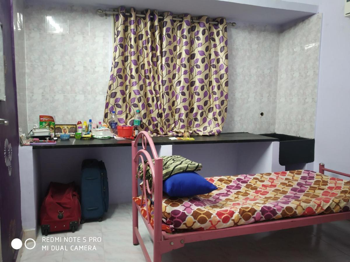 Easvari Grand Pg For Women - Female Only Vandrarhem Chennai Exteriör bild
