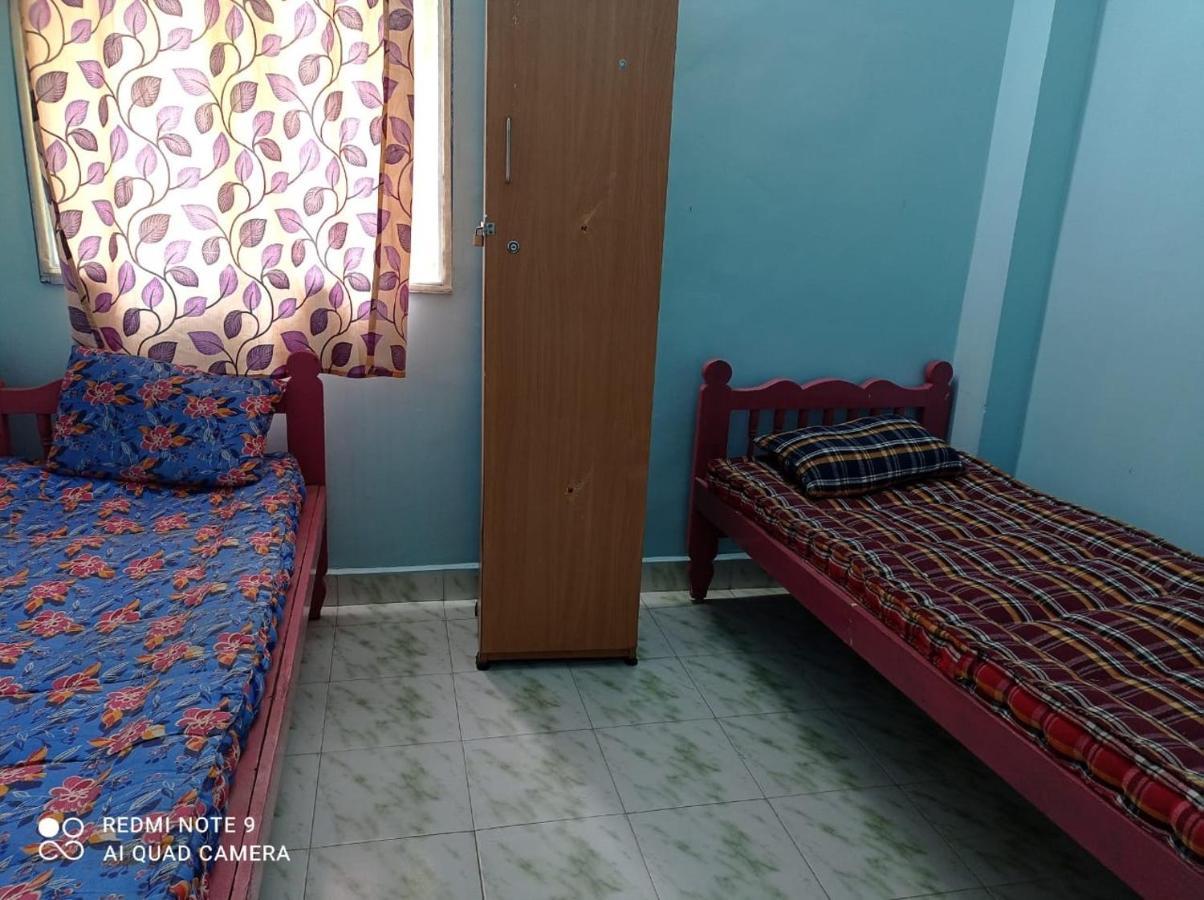 Easvari Grand Pg For Women - Female Only Vandrarhem Chennai Exteriör bild